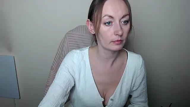 LiaSeass  online show from 8, 4, 2026