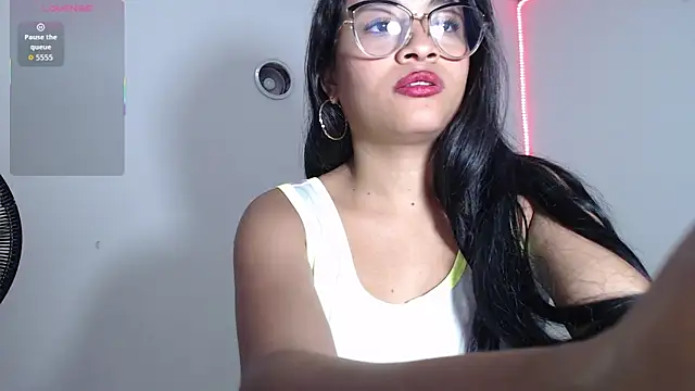 Snapshot of DAFNNEE_HOT chatting on 19, 12, 2025 DAFNNEE HOT online show from 19, 12, 2025