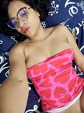 Snapshot of DAFNNEE_HOT chatting on 7, 4, 2026 DAFNNEE HOT online show from 7, 4, 2026