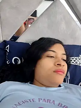 Snapshot of DAFNNEE_HOT chatting on 14, 4, 2026 DAFNNEE HOT online show from 14, 4, 2026