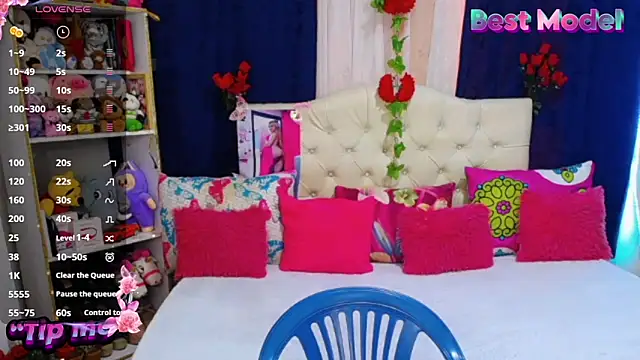 Snapshot of golden_girl01 chatting on 17, 6, 2026 golden girl01 online show from 17, 6, 2026