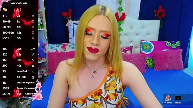 Snapshot of golden_girl01 chatting on 22, 7, 2026 golden girl01 online show from 22, 7, 2026