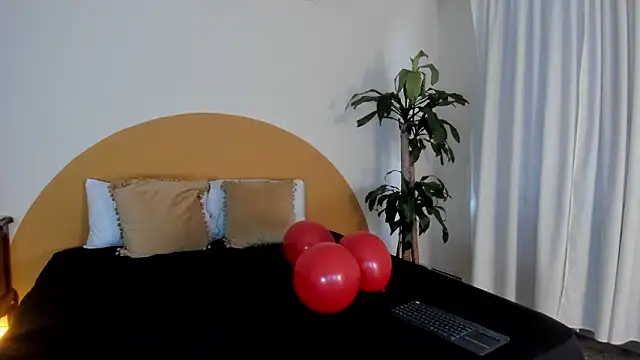 liaa moretti  online show from 9, 2, 2026