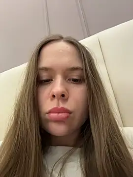 Nicole Loving online show from 13, 12, 2025