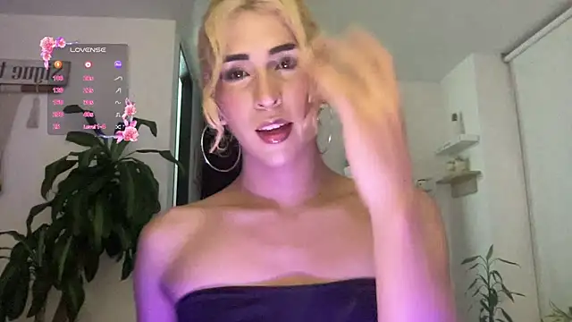 Snapshot of isa_fox_23 chatting on 8, 1, 2026 isa fox 23 online show from 8, 1, 2026