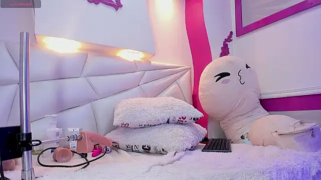 Snapshot of isa_fox_23 chatting on 19, 2, 2026 isa fox 23 online show from 19, 2, 2026