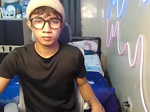 Snapshot of Ur_hottestjonny chatting on 18, 6, 2026 Ur hottestjonny online show from 18, 6, 2026