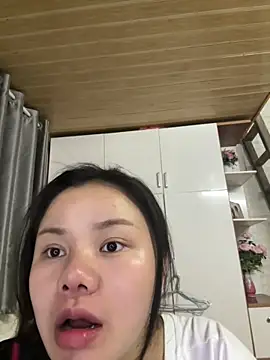 leo-kitty online show from 4, 4, 2026