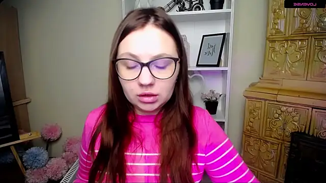 Snapshot of LiliaErmi chatting on 15, 12, 2025 LiliaErmi online show from 15, 12, 2025