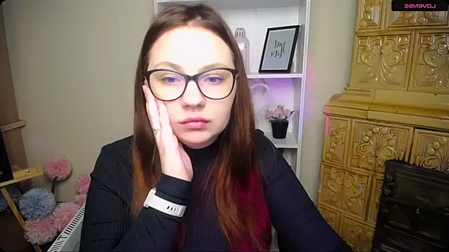 Snapshot of LiliaErmi chatting on 17, 12, 2025 LiliaErmi online show from 17, 12, 2025