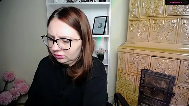 Snapshot of LiliaErmi chatting on 6, 2, 2026 LiliaErmi online show from 6, 2, 2026