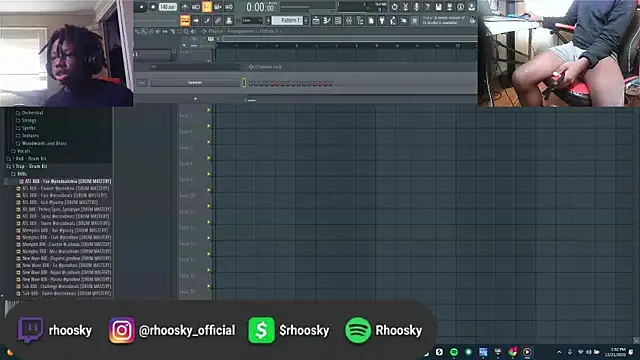 Snapshot of YourLittleBoyfriend chatting on 21, 12, 2025 YourLittleBoyfriend online show from 21, 12, 2025