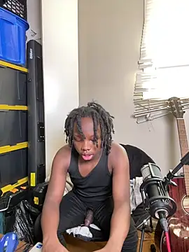 Snapshot of YourLittleBoyfriend chatting on 12, 2, 2026 YourLittleBoyfriend online show from 12, 2, 2026