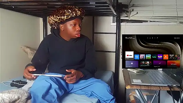 Snapshot of YourLittleBoyfriend chatting on 23, 2, 2026 YourLittleBoyfriend online show from 23, 2, 2026