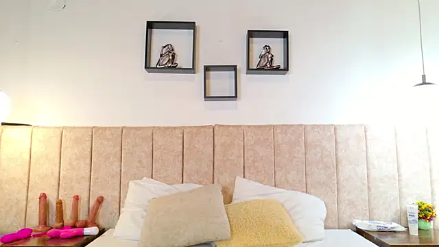 Zoehot 11 online show from 7, 4, 2026