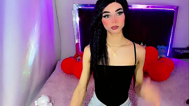 super hot girls online show from 18, 1, 2026