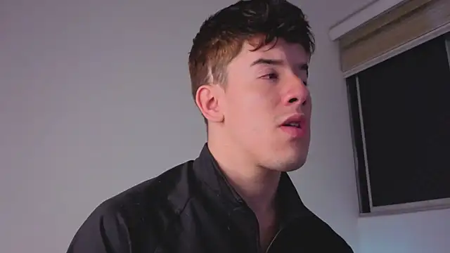 Snapshot of maxxcooper1 chatting on 18, 12, 2025 maxxcooper1 online show from 18, 12, 2025