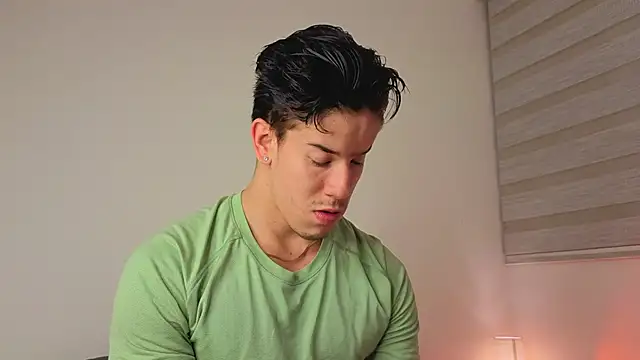 Snapshot of maxxcooper1 chatting on 15, 1, 2026 maxxcooper1 online show from 15, 1, 2026