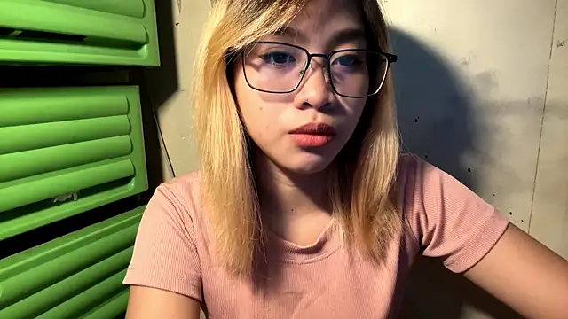 Snapshot of LenoraFrailey chatting on 7, 1, 2026 LenoraFrailey online show from 7, 1, 2026