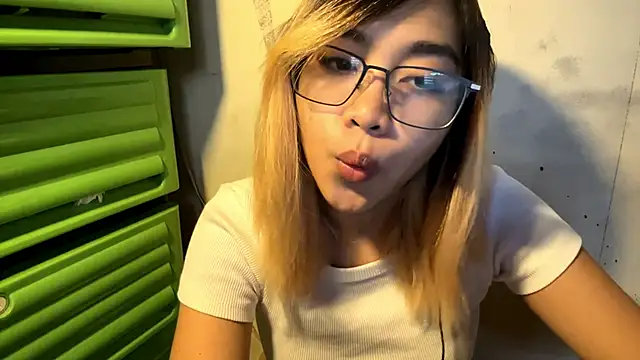 Snapshot of LenoraFrailey chatting on 9, 1, 2026 LenoraFrailey online show from 9, 1, 2026