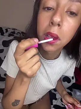 Snapshot of FOXXX_BABY chatting on 3, 2, 2026 FOXXX BABY online show from 3, 2, 2026