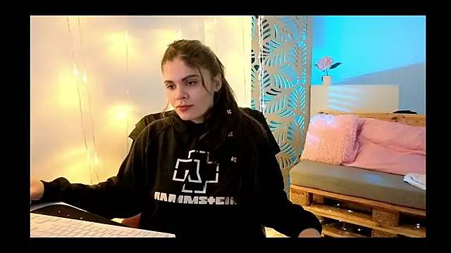 vickvalencia2 online show from 9, 1, 2026