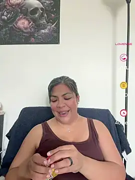 Snapshot of BettyWhispers chatting on 7, 6, 2026 BettyWhispers online show from 7, 6, 2026