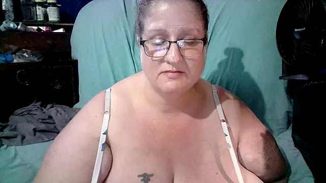 Snapshot of jade-belle chatting on 18, 5, 2026 jade-belle online show from 18, 5, 2026