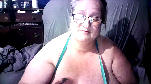 Snapshot of jade-belle chatting on 27, 5, 2026 jade-belle online show from 27, 5, 2026