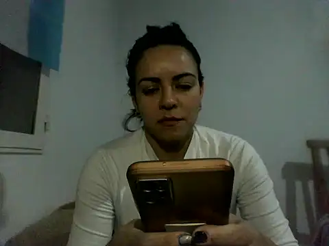 Snapshot of luluclark69 chatting on 17, 6, 2026 luluclark69 online show from 17, 6, 2026
