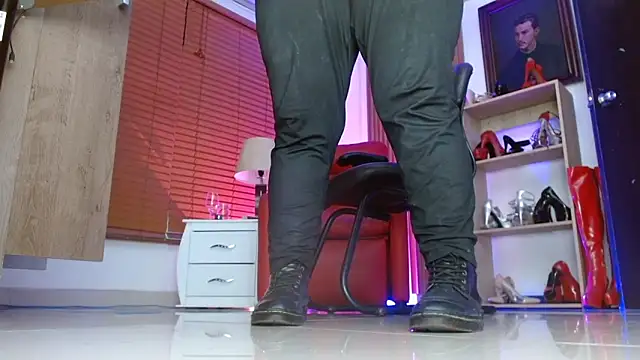 paola xm online show from 11, 3, 2026