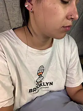 Val12777 online show from 8, 4, 2026