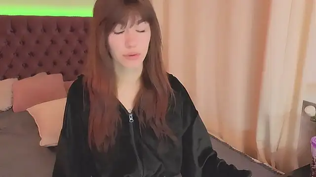 MilanaHotts online show from 15, 6, 2026