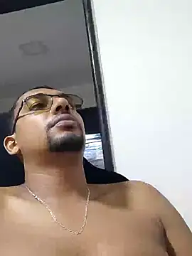 Snapshot of Reis001122 chatting on 11, 5, 2026 Reis001122 online show from 11, 5, 2026