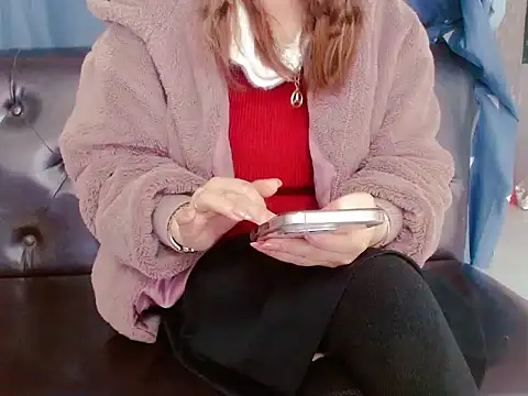 Snapshot of Midu_9x chatting on 4, 2, 2026 Midu 9x online show from 4, 2, 2026