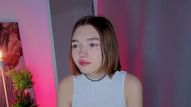 Leyla crsh online show from 2, 2, 2026