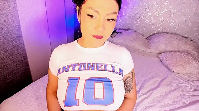 Snapshot of AntonellaFerrerr_1 chatting on 6, 6, 2026 AntonellaFerrerr 1 online show from 6, 6, 2026