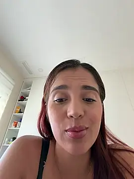 Snapshot of lara_beker chatting on 27, 4, 2026 lara beker online show from 27, 4, 2026