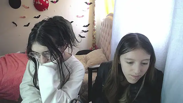 Briar y Blair online show from 5, 3, 2026