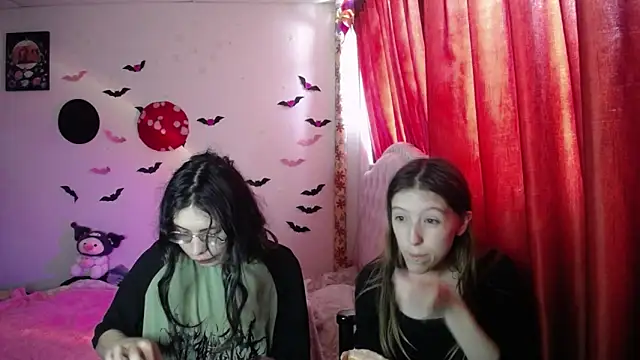 Briar y Blair online show from 14, 4, 2026