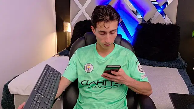 Snapshot of Ithan_Skin chatting on 9, 1, 2026 Ithan Skin online show from 9, 1, 2026