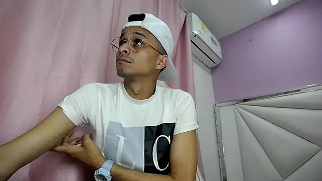 Snapshot of Ares_funn chatting on 20, 12, 2025 Ares funn online show from 20, 12, 2025