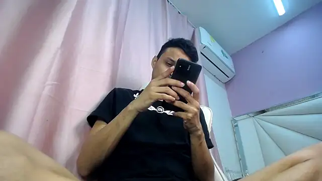 Snapshot of Ares_funn chatting on 7, 1, 2026 Ares funn online show from 7, 1, 2026