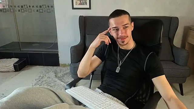 Snapshot of KaydenDrew chatting on 23, 6, 2026 KaydenDrew online show from 23, 6, 2026