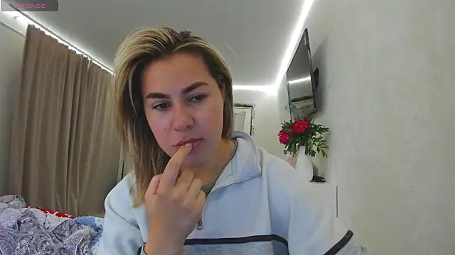 Roxi Joy online show from 27, 5, 2026