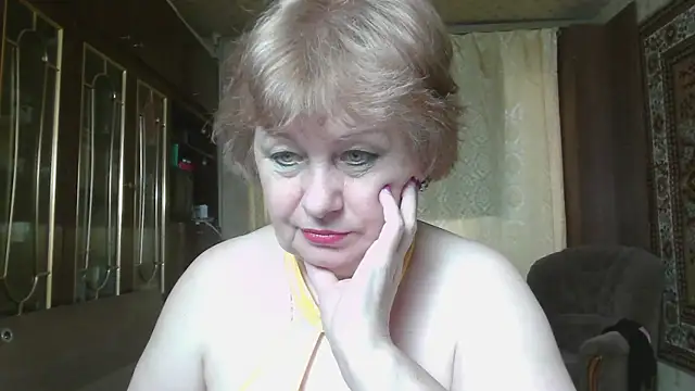 Snapshot of Casey_peach chatting on 8, 8, 2026 Casey peach online show from 8, 8, 2026