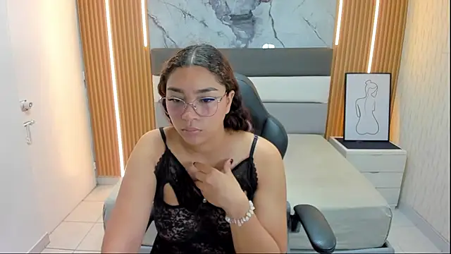 Snapshot of angelinemore chatting on 10, 1, 2026 angelinemore online show from 10, 1, 2026