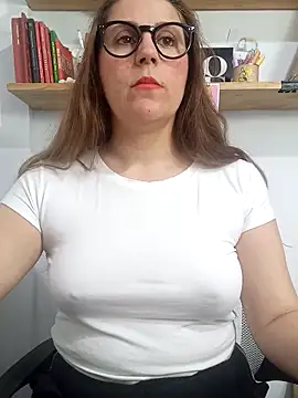 SofiEsteves online show from 9, 4, 2026