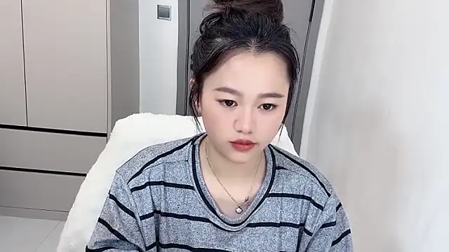 Amireux-8 online show from 4, 2, 2026