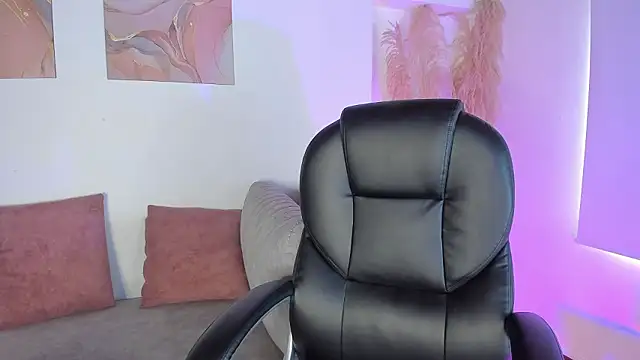 Amelie Wine online show from 3, 3, 2026